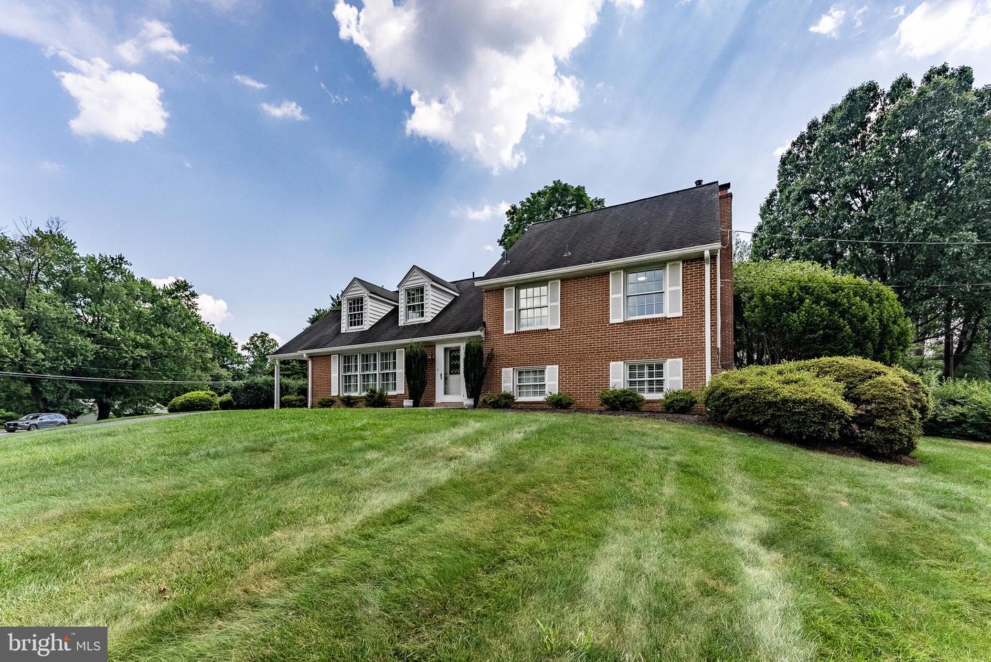 4716 PICKETT RD, FAIRFAX, Virginia 22032, 5 Bedrooms Bedrooms, ,2 BathroomsBathrooms,Residential,For sale,4716 PICKETT RD,VAFX2248048 MLS # VAFX2248048