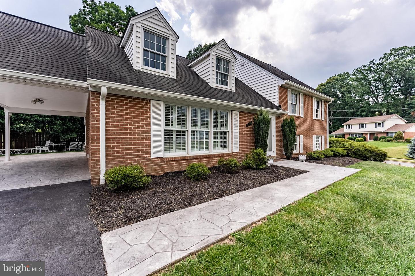 4716 PICKETT RD, FAIRFAX, Virginia 22032, 5 Bedrooms Bedrooms, ,2 BathroomsBathrooms,Residential,For sale,4716 PICKETT RD,VAFX2248048 MLS # VAFX2248048