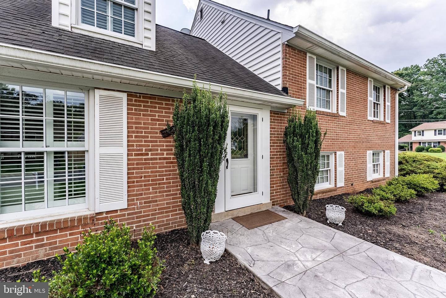 4716 PICKETT RD, FAIRFAX, Virginia 22032, 5 Bedrooms Bedrooms, ,2 BathroomsBathrooms,Residential,For sale,4716 PICKETT RD,VAFX2248048 MLS # VAFX2248048