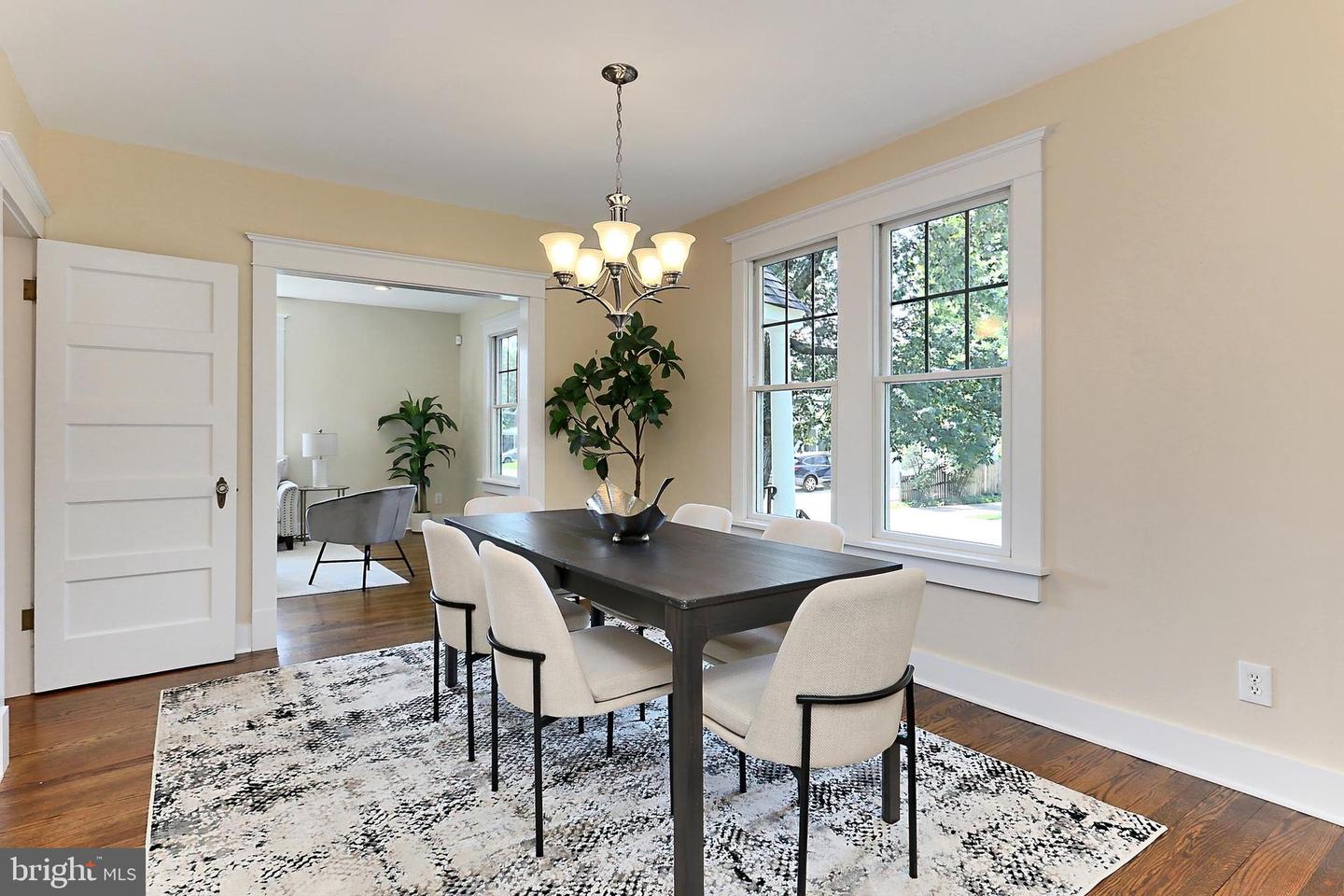 4615 1ST ST S, ARLINGTON, Virginia 22204, 4 Bedrooms Bedrooms, 9 Rooms Rooms,2 BathroomsBathrooms,Residential,For sale,4615 1ST ST S,VAAR2059368 MLS # VAAR2059368