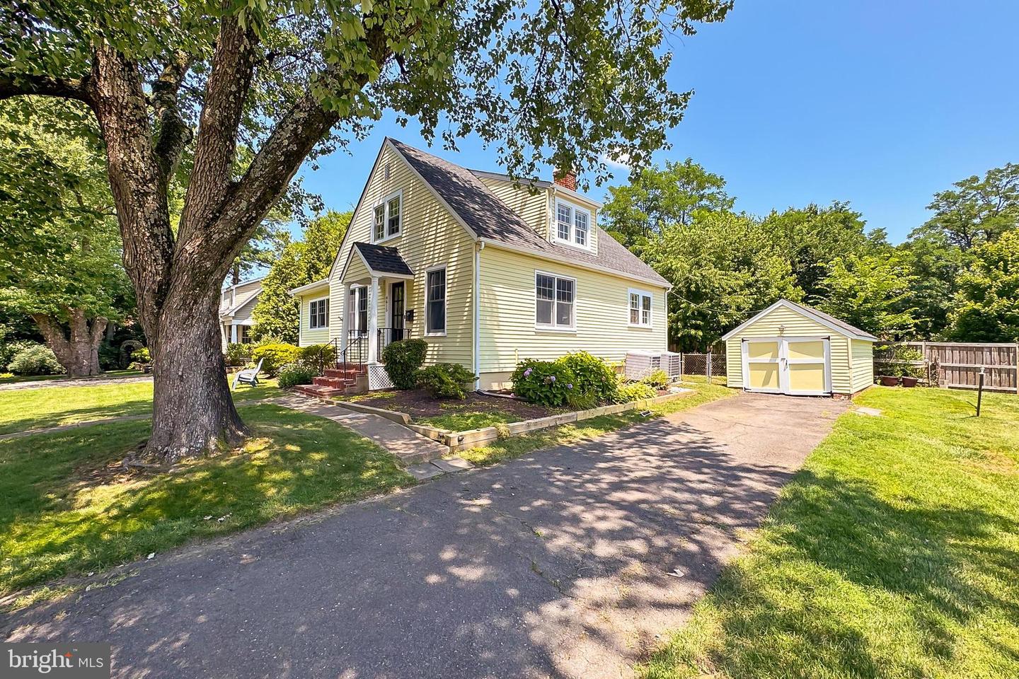 4615 1ST ST S, ARLINGTON, Virginia 22204, 4 Bedrooms Bedrooms, 9 Rooms Rooms,2 BathroomsBathrooms,Residential,For sale,4615 1ST ST S,VAAR2059368 MLS # VAAR2059368