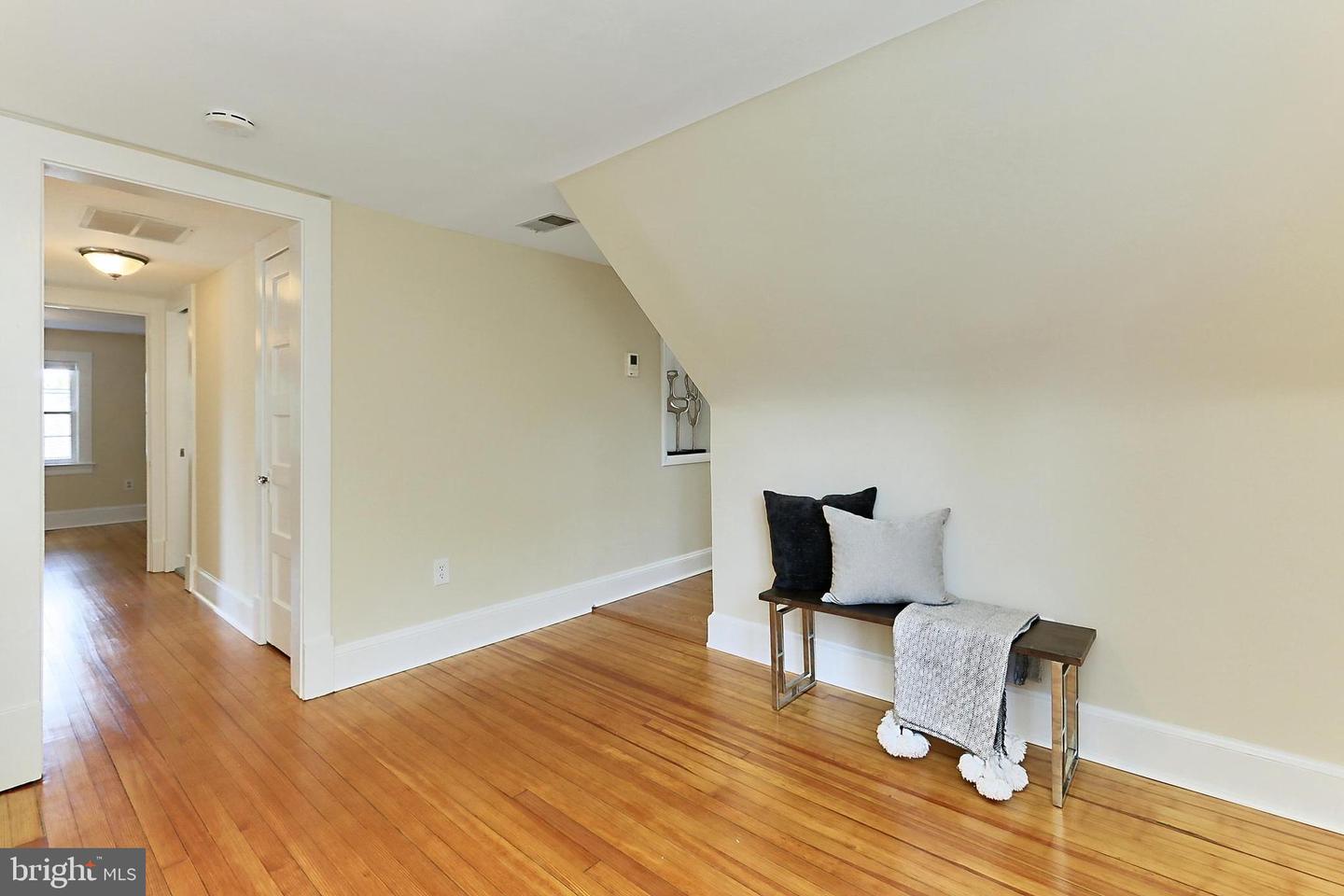 4615 1ST ST S, ARLINGTON, Virginia 22204, 4 Bedrooms Bedrooms, 9 Rooms Rooms,2 BathroomsBathrooms,Residential,For sale,4615 1ST ST S,VAAR2059368 MLS # VAAR2059368