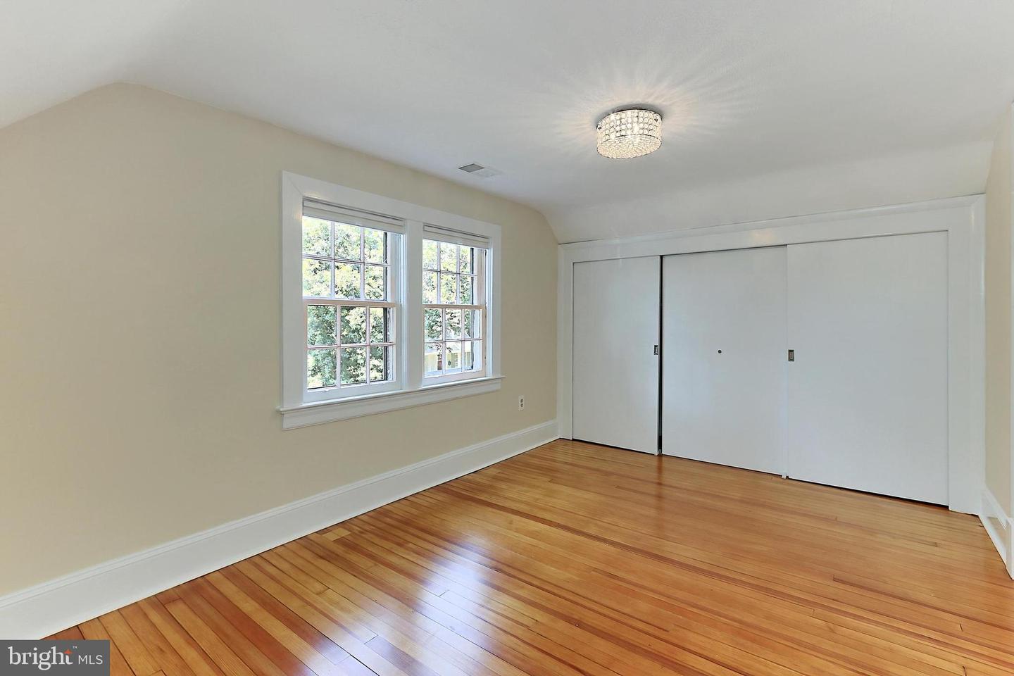 4615 1ST ST S, ARLINGTON, Virginia 22204, 4 Bedrooms Bedrooms, 9 Rooms Rooms,2 BathroomsBathrooms,Residential,For sale,4615 1ST ST S,VAAR2059368 MLS # VAAR2059368