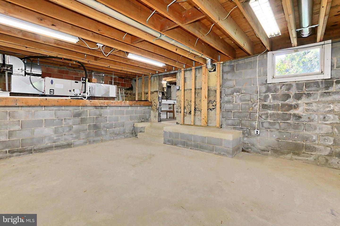 4615 1ST ST S, ARLINGTON, Virginia 22204, 4 Bedrooms Bedrooms, 9 Rooms Rooms,2 BathroomsBathrooms,Residential,For sale,4615 1ST ST S,VAAR2059368 MLS # VAAR2059368