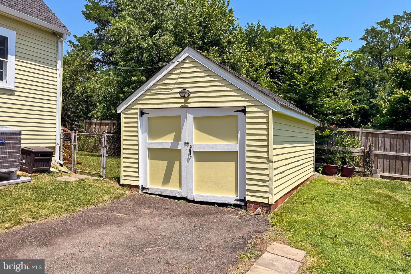 4615 1ST ST S, ARLINGTON, Virginia 22204, 4 Bedrooms Bedrooms, 9 Rooms Rooms,2 BathroomsBathrooms,Residential,For sale,4615 1ST ST S,VAAR2059368 MLS # VAAR2059368