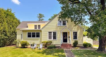 4615 1ST ST S, ARLINGTON, Virginia 22204, 4 Bedrooms Bedrooms, 9 Rooms Rooms,2 BathroomsBathrooms,Residential,For sale,4615 1ST ST S,VAAR2059368 MLS # VAAR2059368