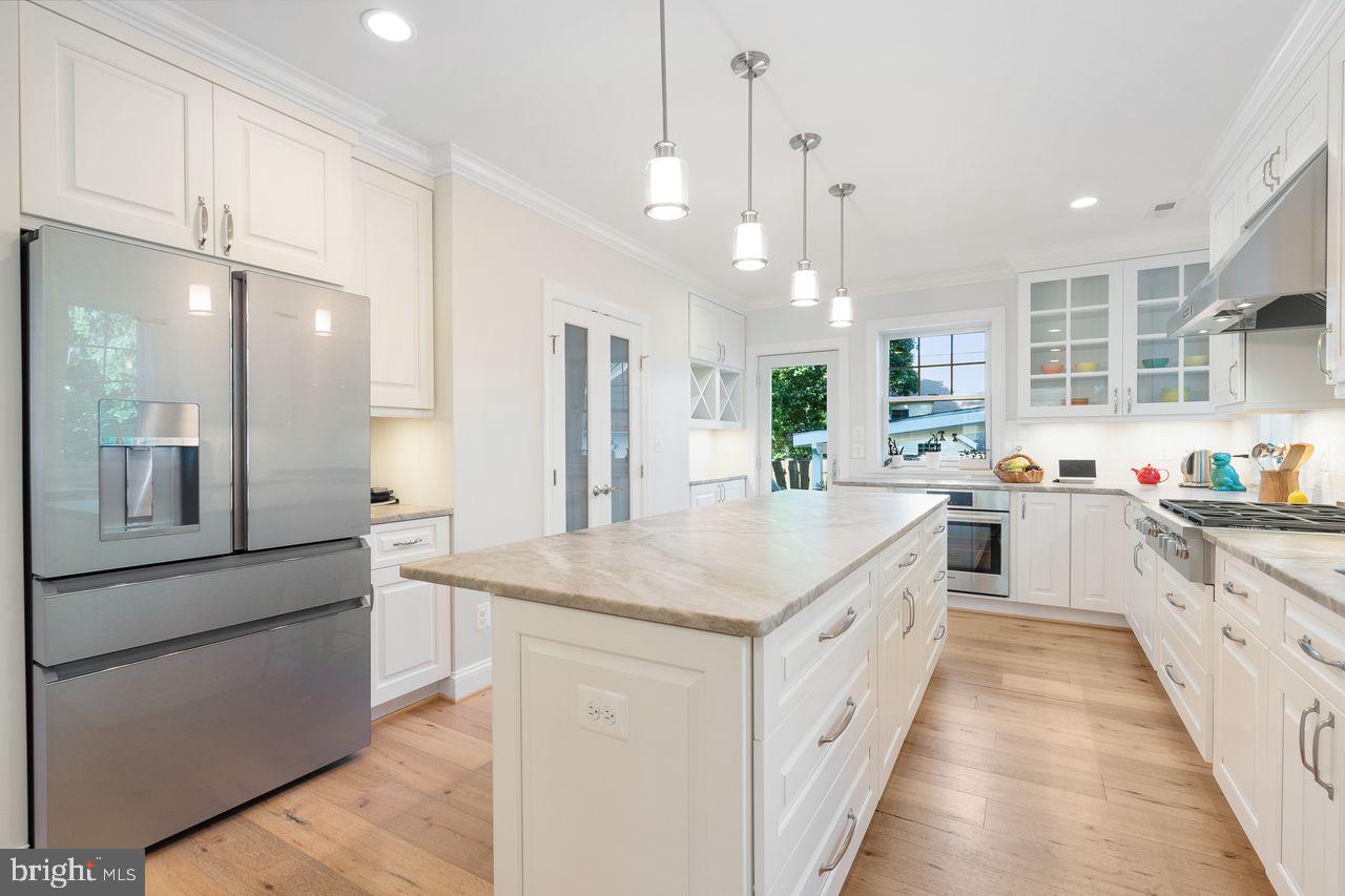 629 N ILLINOIS ST, ARLINGTON, Virginia 22205, 5 Bedrooms Bedrooms, ,3 BathroomsBathrooms,Residential,For sale,629 N ILLINOIS ST,VAAR2059374 MLS # VAAR2059374