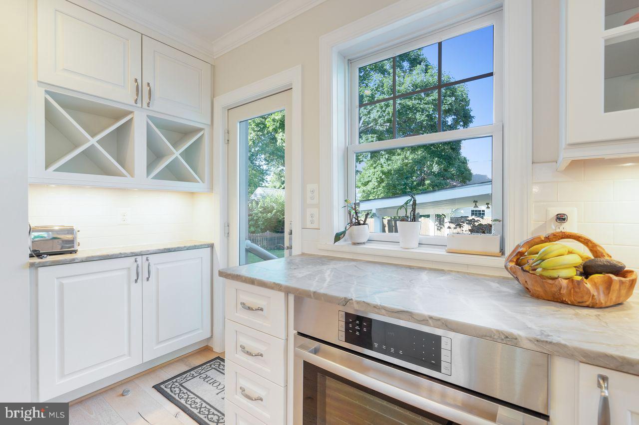 629 N ILLINOIS ST, ARLINGTON, Virginia 22205, 5 Bedrooms Bedrooms, ,3 BathroomsBathrooms,Residential,For sale,629 N ILLINOIS ST,VAAR2059374 MLS # VAAR2059374