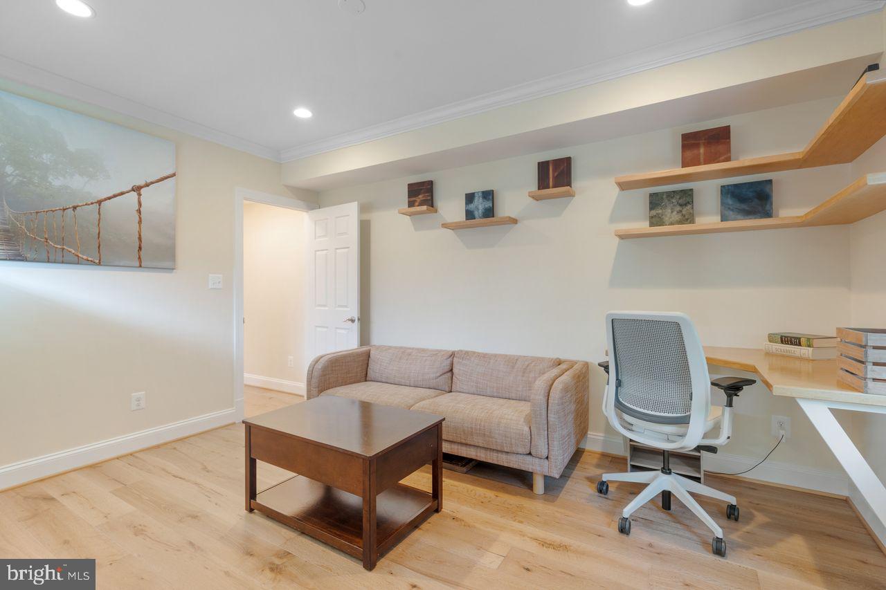 629 N ILLINOIS ST, ARLINGTON, Virginia 22205, 5 Bedrooms Bedrooms, ,3 BathroomsBathrooms,Residential,For sale,629 N ILLINOIS ST,VAAR2059374 MLS # VAAR2059374