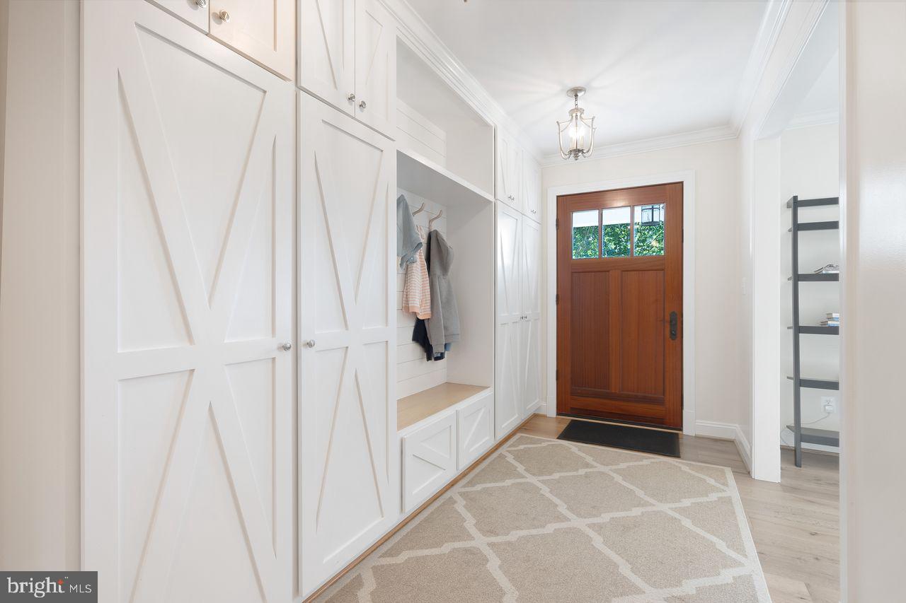 629 N ILLINOIS ST, ARLINGTON, Virginia 22205, 5 Bedrooms Bedrooms, ,3 BathroomsBathrooms,Residential,For sale,629 N ILLINOIS ST,VAAR2059374 MLS # VAAR2059374