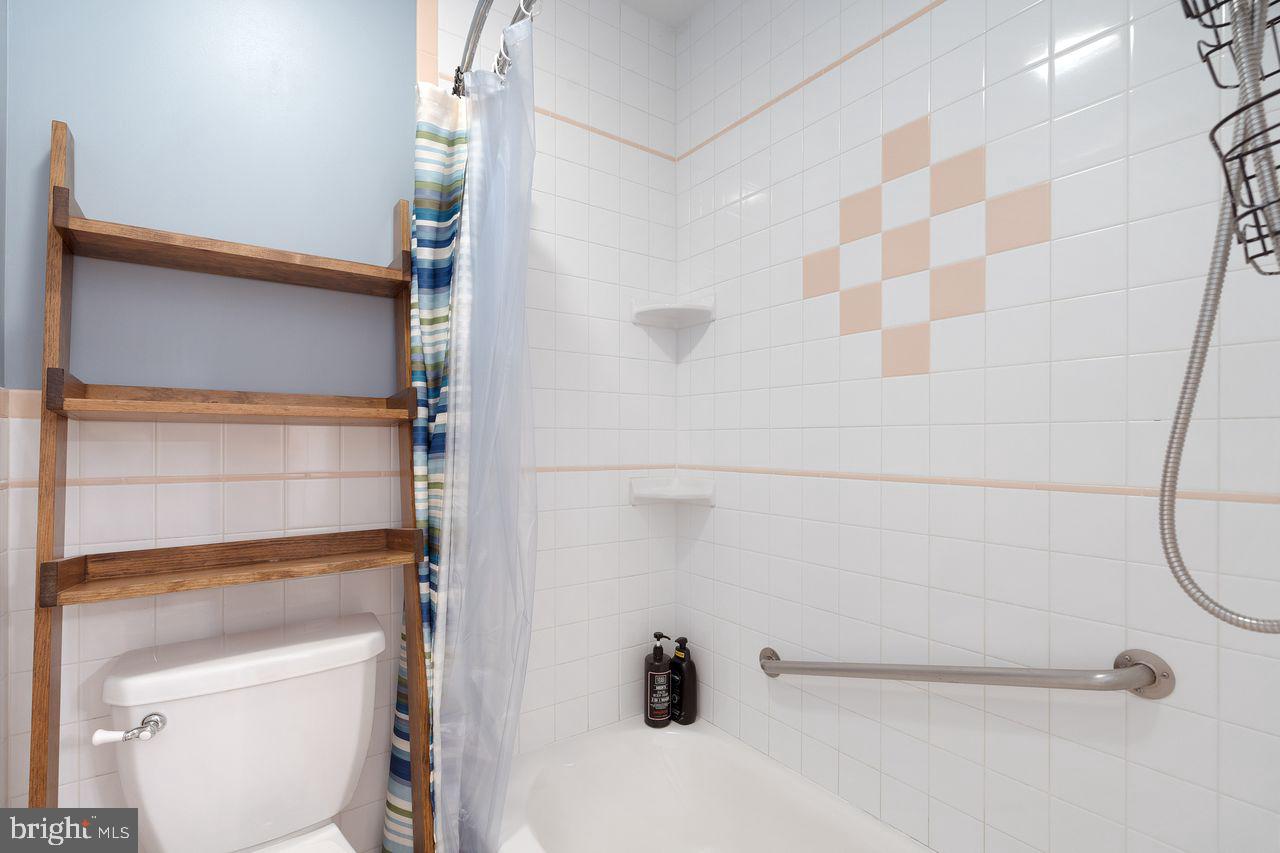 629 N ILLINOIS ST, ARLINGTON, Virginia 22205, 5 Bedrooms Bedrooms, ,3 BathroomsBathrooms,Residential,For sale,629 N ILLINOIS ST,VAAR2059374 MLS # VAAR2059374