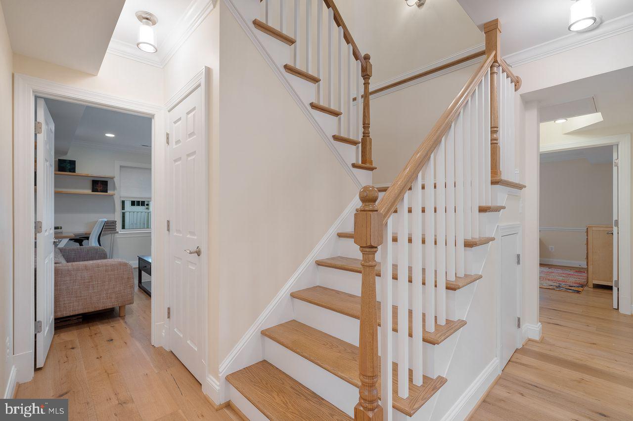 629 N ILLINOIS ST, ARLINGTON, Virginia 22205, 5 Bedrooms Bedrooms, ,3 BathroomsBathrooms,Residential,For sale,629 N ILLINOIS ST,VAAR2059374 MLS # VAAR2059374