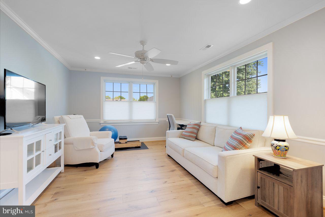 629 N ILLINOIS ST, ARLINGTON, Virginia 22205, 5 Bedrooms Bedrooms, ,3 BathroomsBathrooms,Residential,For sale,629 N ILLINOIS ST,VAAR2059374 MLS # VAAR2059374