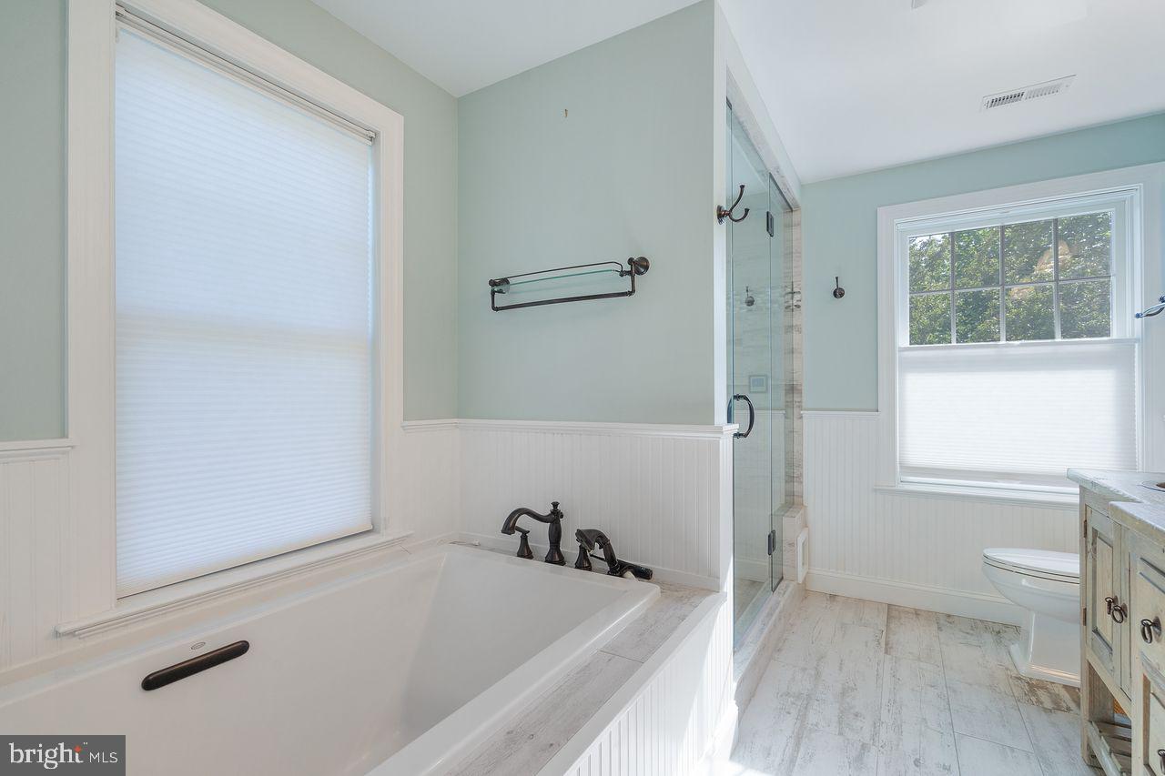 629 N ILLINOIS ST, ARLINGTON, Virginia 22205, 5 Bedrooms Bedrooms, ,3 BathroomsBathrooms,Residential,For sale,629 N ILLINOIS ST,VAAR2059374 MLS # VAAR2059374