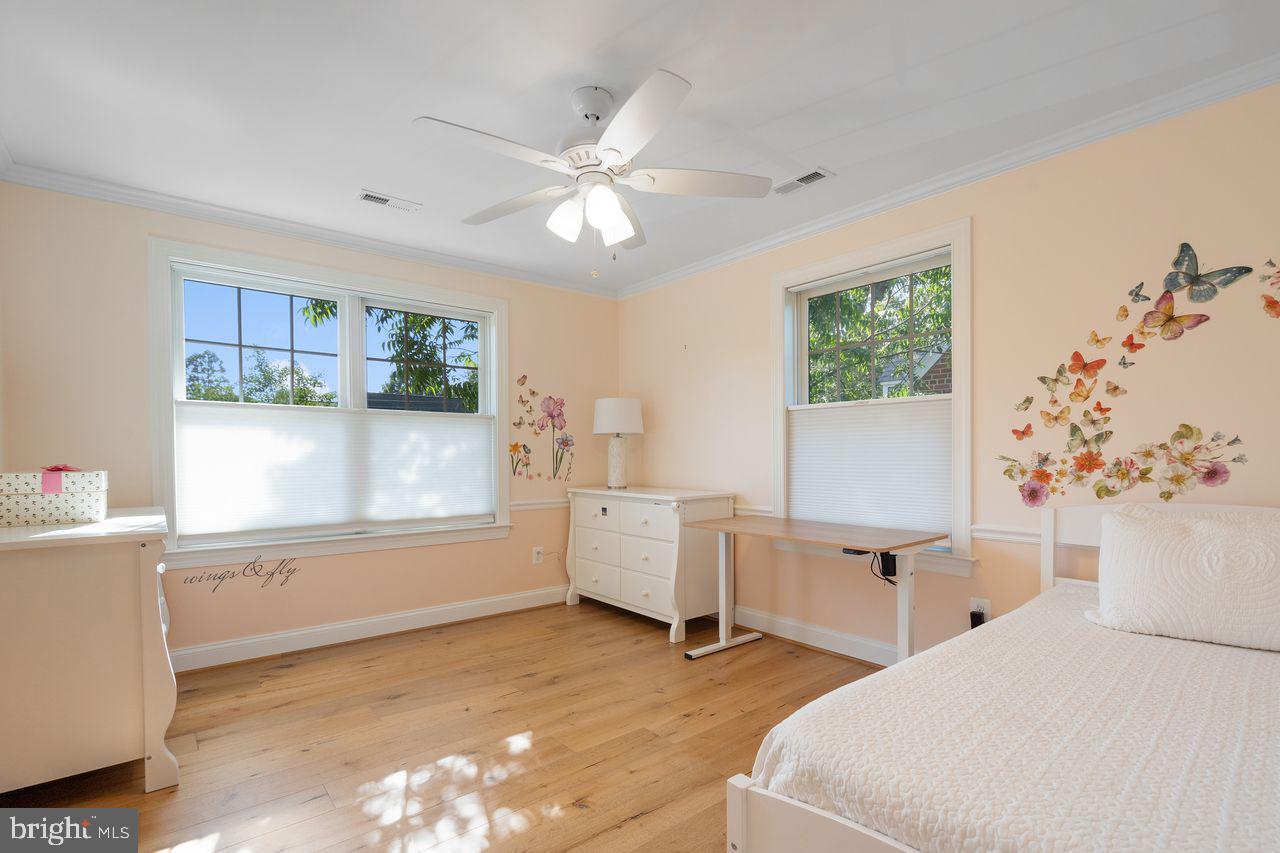 629 N ILLINOIS ST, ARLINGTON, Virginia 22205, 5 Bedrooms Bedrooms, ,3 BathroomsBathrooms,Residential,For sale,629 N ILLINOIS ST,VAAR2059374 MLS # VAAR2059374