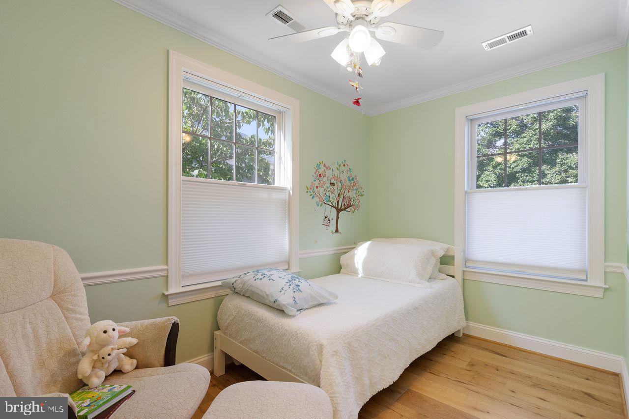 629 N ILLINOIS ST, ARLINGTON, Virginia 22205, 5 Bedrooms Bedrooms, ,3 BathroomsBathrooms,Residential,For sale,629 N ILLINOIS ST,VAAR2059374 MLS # VAAR2059374