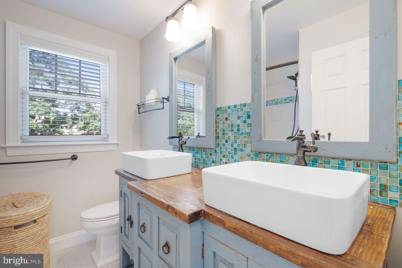 629 N ILLINOIS ST, ARLINGTON, Virginia 22205, 5 Bedrooms Bedrooms, ,3 BathroomsBathrooms,Residential,For sale,629 N ILLINOIS ST,VAAR2059374 MLS # VAAR2059374