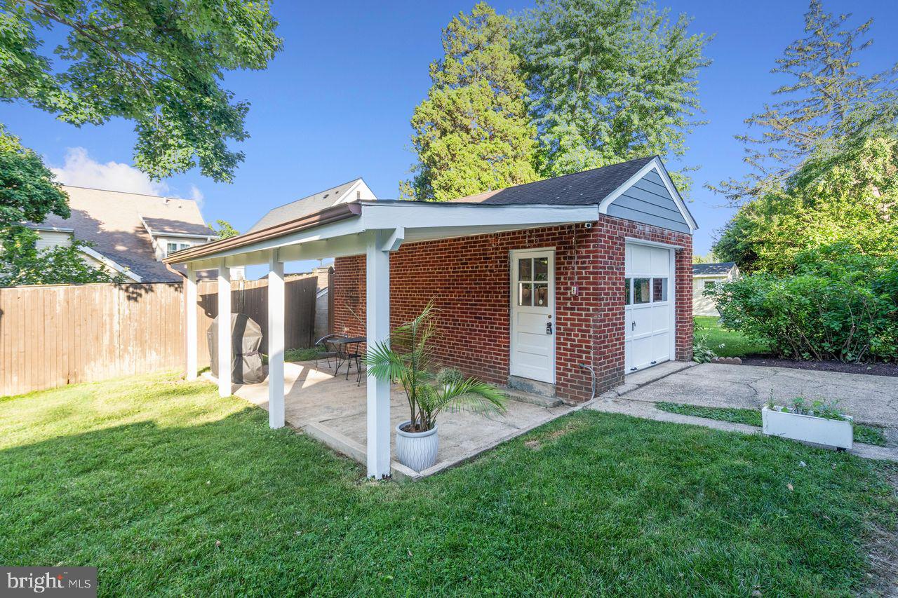 629 N ILLINOIS ST, ARLINGTON, Virginia 22205, 5 Bedrooms Bedrooms, ,3 BathroomsBathrooms,Residential,For sale,629 N ILLINOIS ST,VAAR2059374 MLS # VAAR2059374