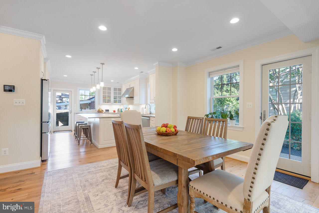 629 N ILLINOIS ST, ARLINGTON, Virginia 22205, 5 Bedrooms Bedrooms, ,3 BathroomsBathrooms,Residential,For sale,629 N ILLINOIS ST,VAAR2059374 MLS # VAAR2059374