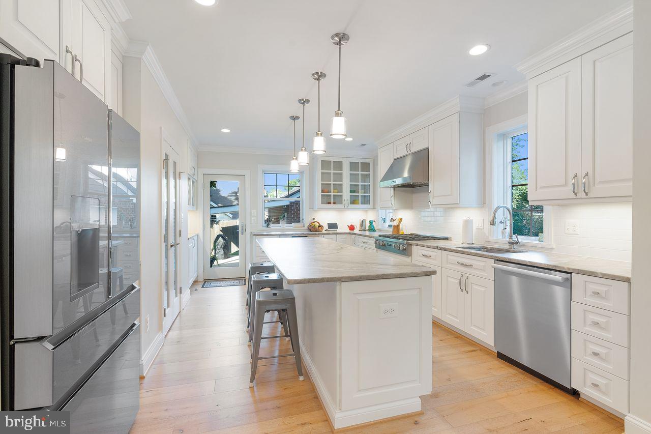 629 N ILLINOIS ST, ARLINGTON, Virginia 22205, 5 Bedrooms Bedrooms, ,3 BathroomsBathrooms,Residential,For sale,629 N ILLINOIS ST,VAAR2059374 MLS # VAAR2059374