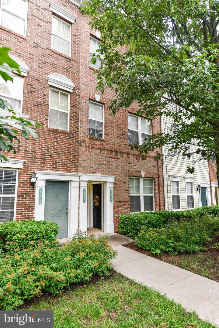 42439 ROCKROSE SQ, BRAMBLETON, Virginia 20148, 2 Bedrooms Bedrooms, ,2 BathroomsBathrooms,Residential,For sale,42439 ROCKROSE SQ,VALO2099708 MLS # VALO2099708