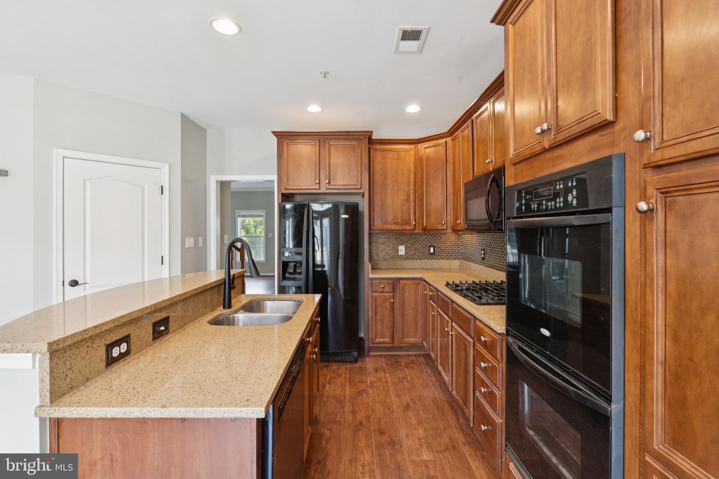7072 LITTLE THAMES DR, GAINESVILLE, Virginia 20155, 3 Bedrooms Bedrooms, ,2 BathroomsBathrooms,Residential,For sale,7072 LITTLE THAMES DR,VAPW2097316 MLS # VAPW2097316