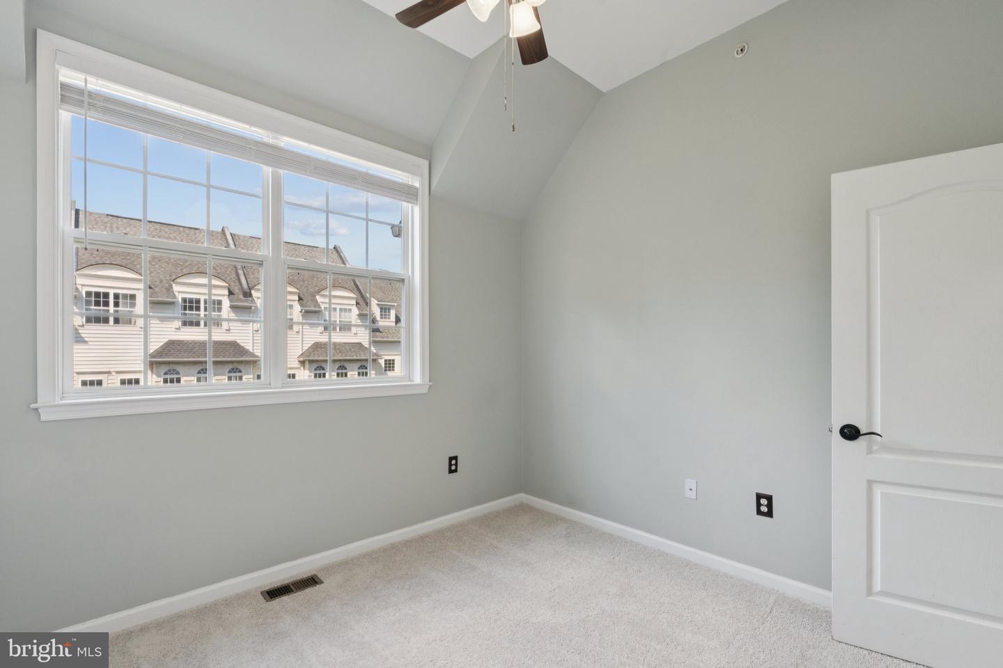 7072 LITTLE THAMES DR, GAINESVILLE, Virginia 20155, 3 Bedrooms Bedrooms, ,2 BathroomsBathrooms,Residential,For sale,7072 LITTLE THAMES DR,VAPW2097316 MLS # VAPW2097316