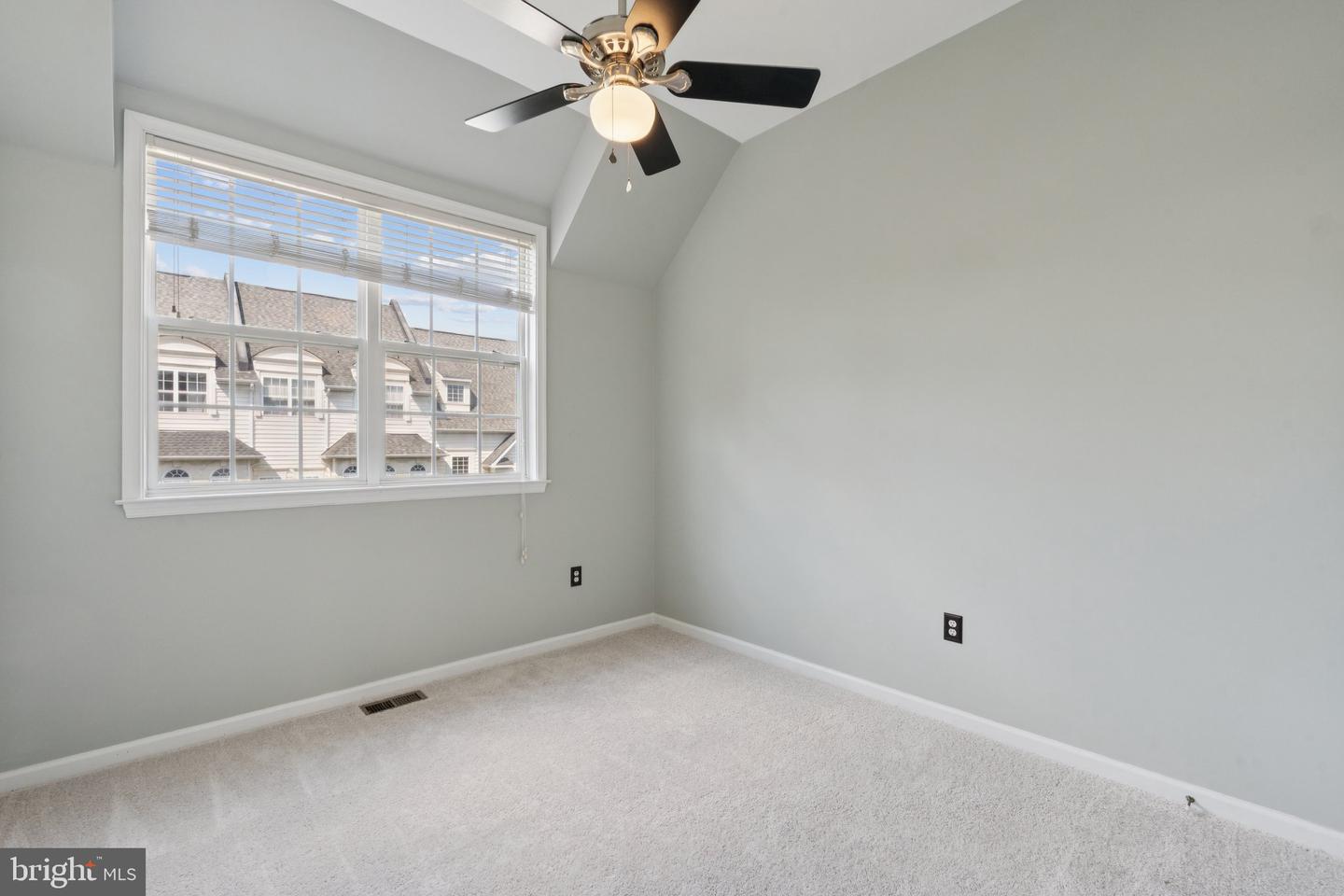 7072 LITTLE THAMES DR, GAINESVILLE, Virginia 20155, 3 Bedrooms Bedrooms, ,2 BathroomsBathrooms,Residential,For sale,7072 LITTLE THAMES DR,VAPW2097316 MLS # VAPW2097316