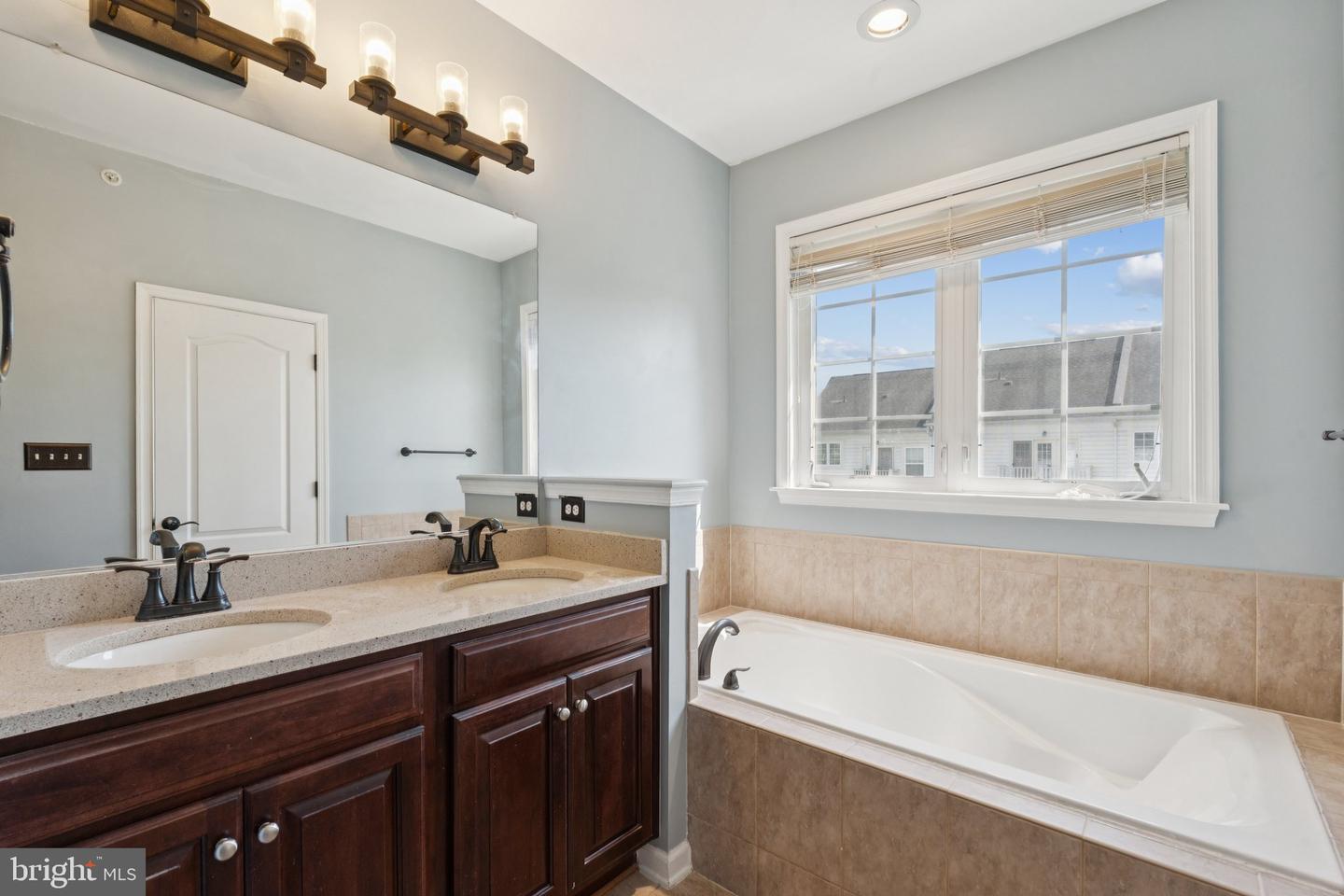 7072 LITTLE THAMES DR, GAINESVILLE, Virginia 20155, 3 Bedrooms Bedrooms, ,2 BathroomsBathrooms,Residential,For sale,7072 LITTLE THAMES DR,VAPW2097316 MLS # VAPW2097316