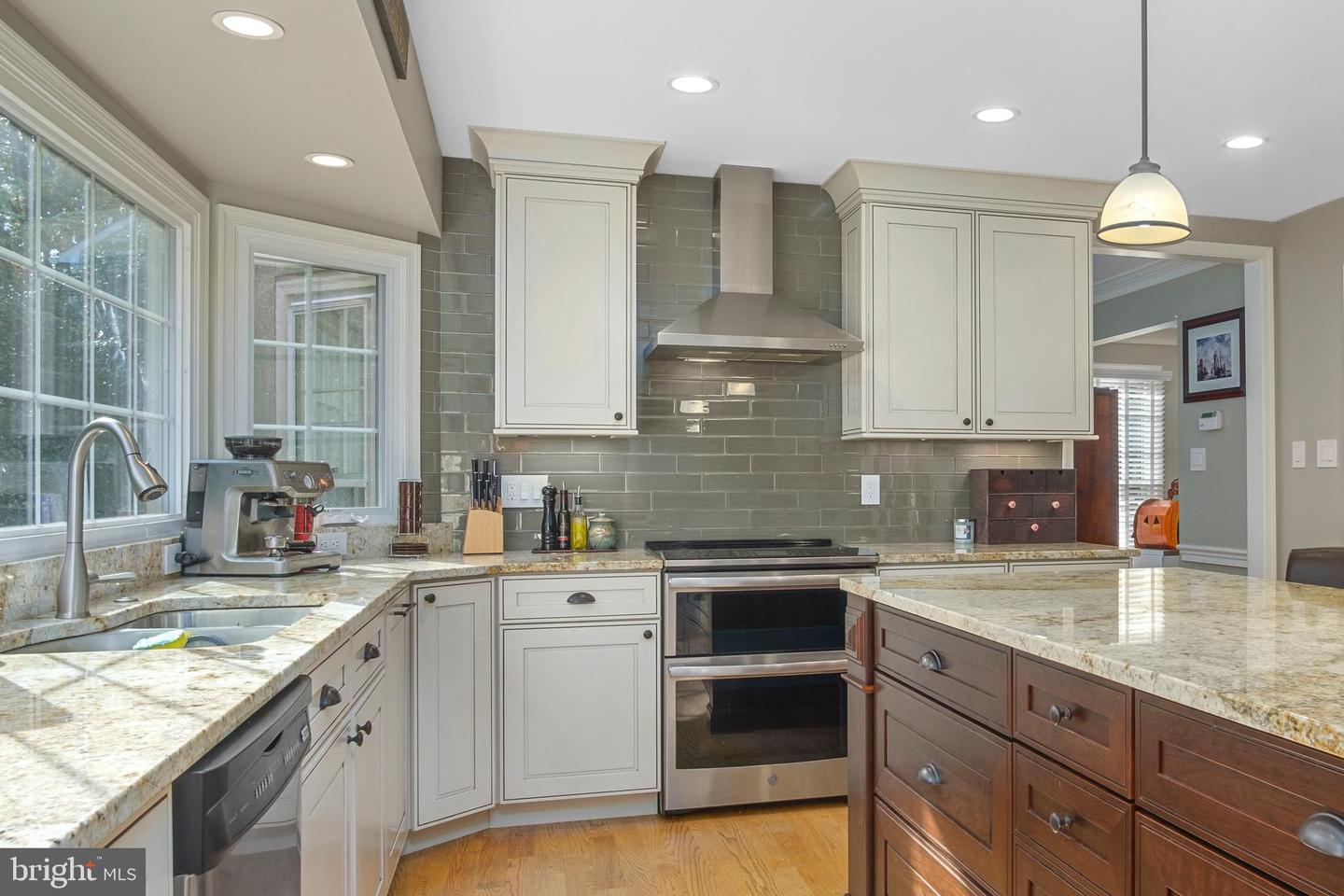 11603 AUBURN GROVE CT, RESTON, Virginia 20194, 5 Bedrooms Bedrooms, ,3 BathroomsBathrooms,Residential,For sale,11603 AUBURN GROVE CT,VAFX2248270 MLS # VAFX2248270