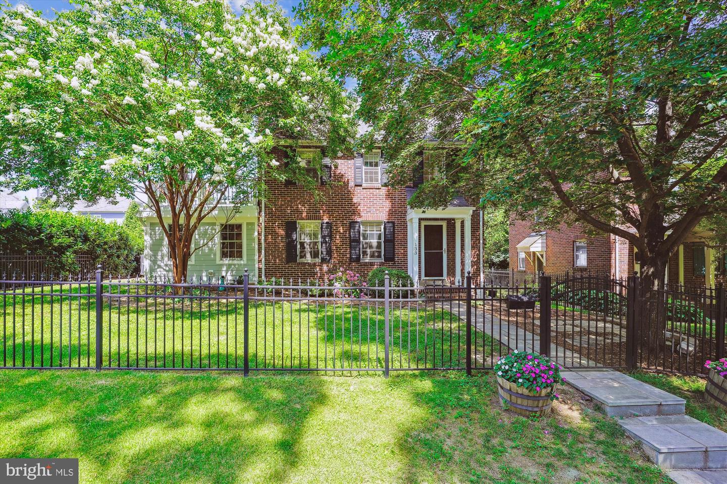 133 N HIGHLAND ST N, ARLINGTON, Virginia 22201, 4 Bedrooms Bedrooms, ,2 BathroomsBathrooms,Residential,For sale,133 N HIGHLAND ST N,VAAR2059456 MLS # VAAR2059456