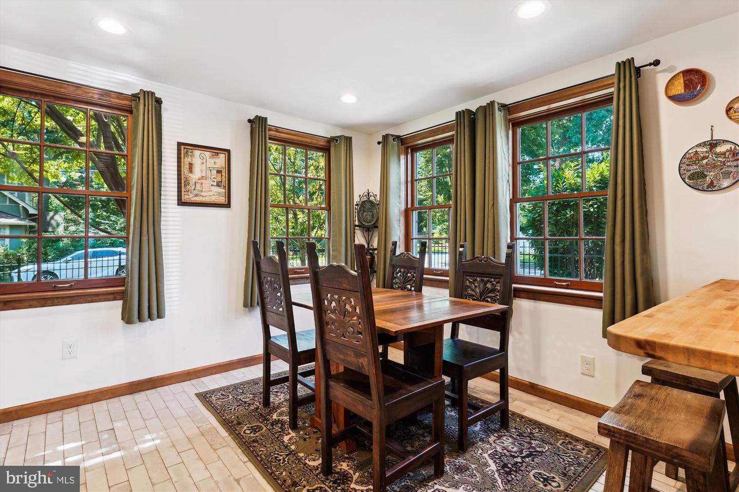 133 N HIGHLAND ST N, ARLINGTON, Virginia 22201, 4 Bedrooms Bedrooms, ,2 BathroomsBathrooms,Residential,For sale,133 N HIGHLAND ST N,VAAR2059456 MLS # VAAR2059456