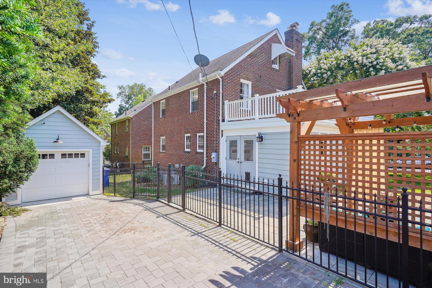 133 N HIGHLAND ST N, ARLINGTON, Virginia 22201, 4 Bedrooms Bedrooms, ,2 BathroomsBathrooms,Residential,For sale,133 N HIGHLAND ST N,VAAR2059456 MLS # VAAR2059456