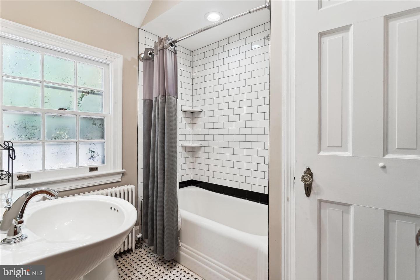 133 N HIGHLAND ST N, ARLINGTON, Virginia 22201, 4 Bedrooms Bedrooms, ,2 BathroomsBathrooms,Residential,For sale,133 N HIGHLAND ST N,VAAR2059456 MLS # VAAR2059456