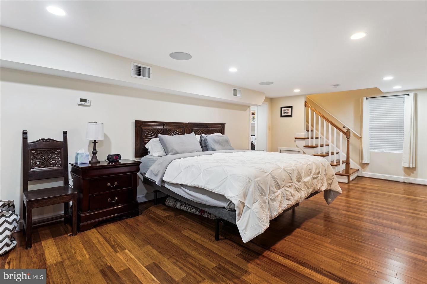 133 N HIGHLAND ST N, ARLINGTON, Virginia 22201, 4 Bedrooms Bedrooms, ,2 BathroomsBathrooms,Residential,For sale,133 N HIGHLAND ST N,VAAR2059456 MLS # VAAR2059456