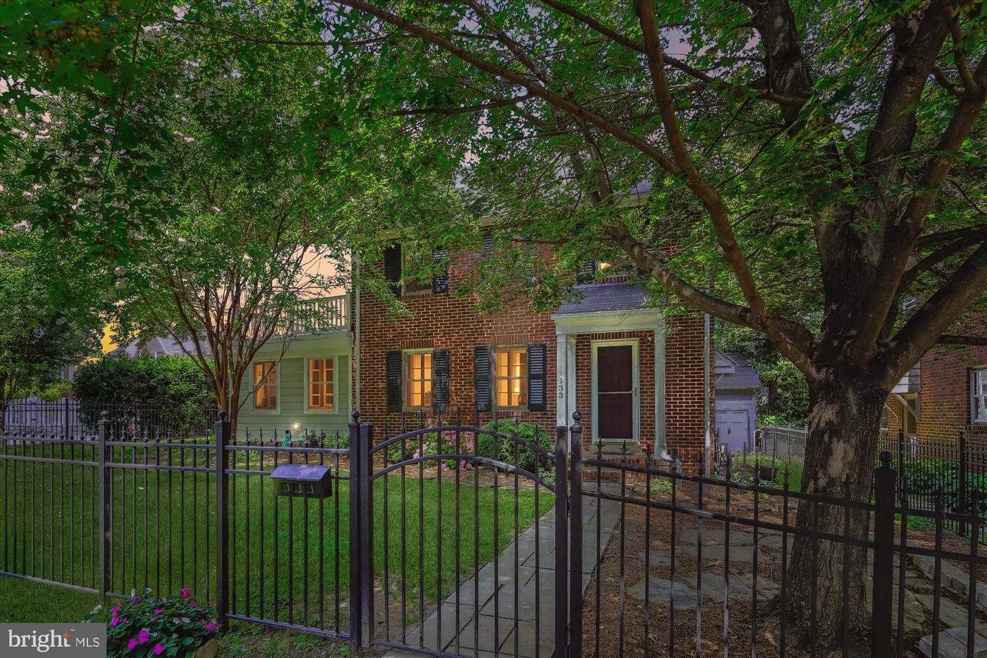 133 N HIGHLAND ST N, ARLINGTON, Virginia 22201, 4 Bedrooms Bedrooms, ,2 BathroomsBathrooms,Residential,For sale,133 N HIGHLAND ST N,VAAR2059456 MLS # VAAR2059456
