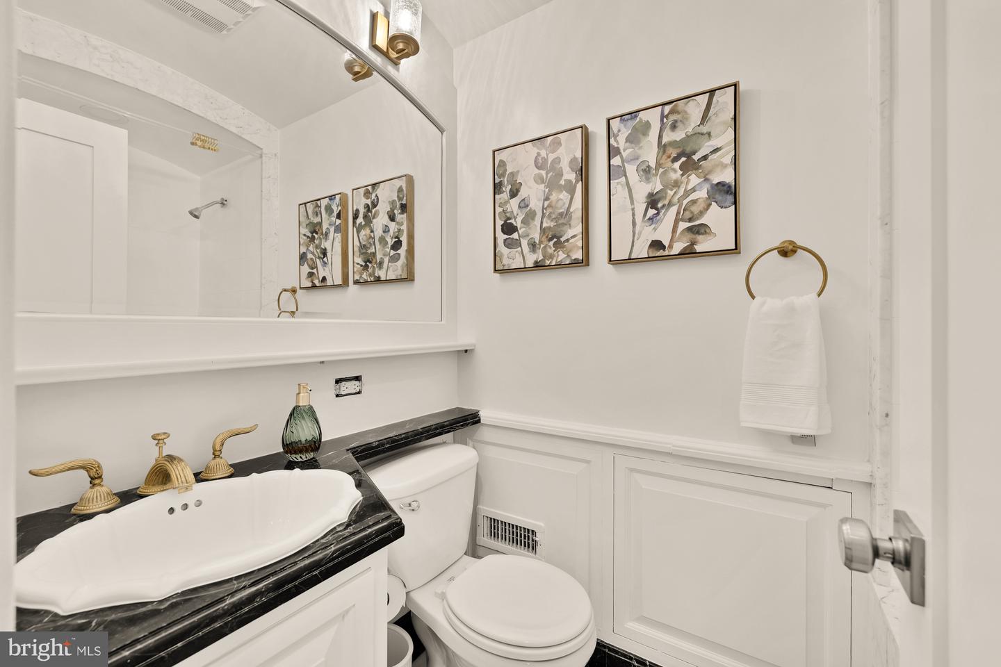 421 S SAINT ASAPH ST, ALEXANDRIA, Virginia 22314, 4 Bedrooms Bedrooms, ,3 BathroomsBathrooms,Residential,For sale,421 S SAINT ASAPH ST,VAAX2046668 MLS # VAAX2046668