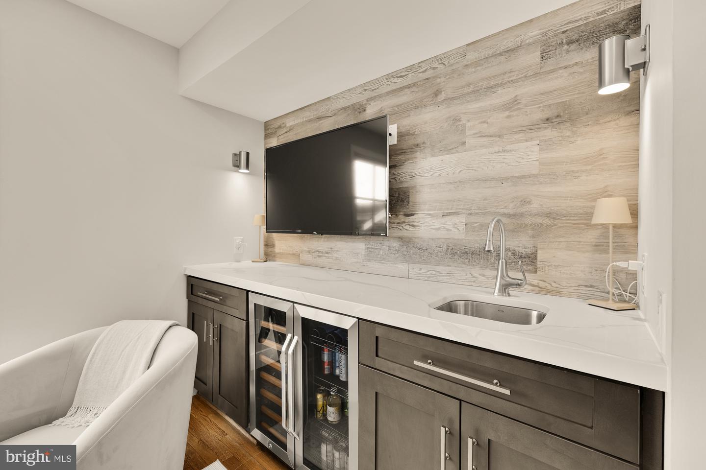 421 S SAINT ASAPH ST, ALEXANDRIA, Virginia 22314, 4 Bedrooms Bedrooms, ,3 BathroomsBathrooms,Residential,For sale,421 S SAINT ASAPH ST,VAAX2046668 MLS # VAAX2046668