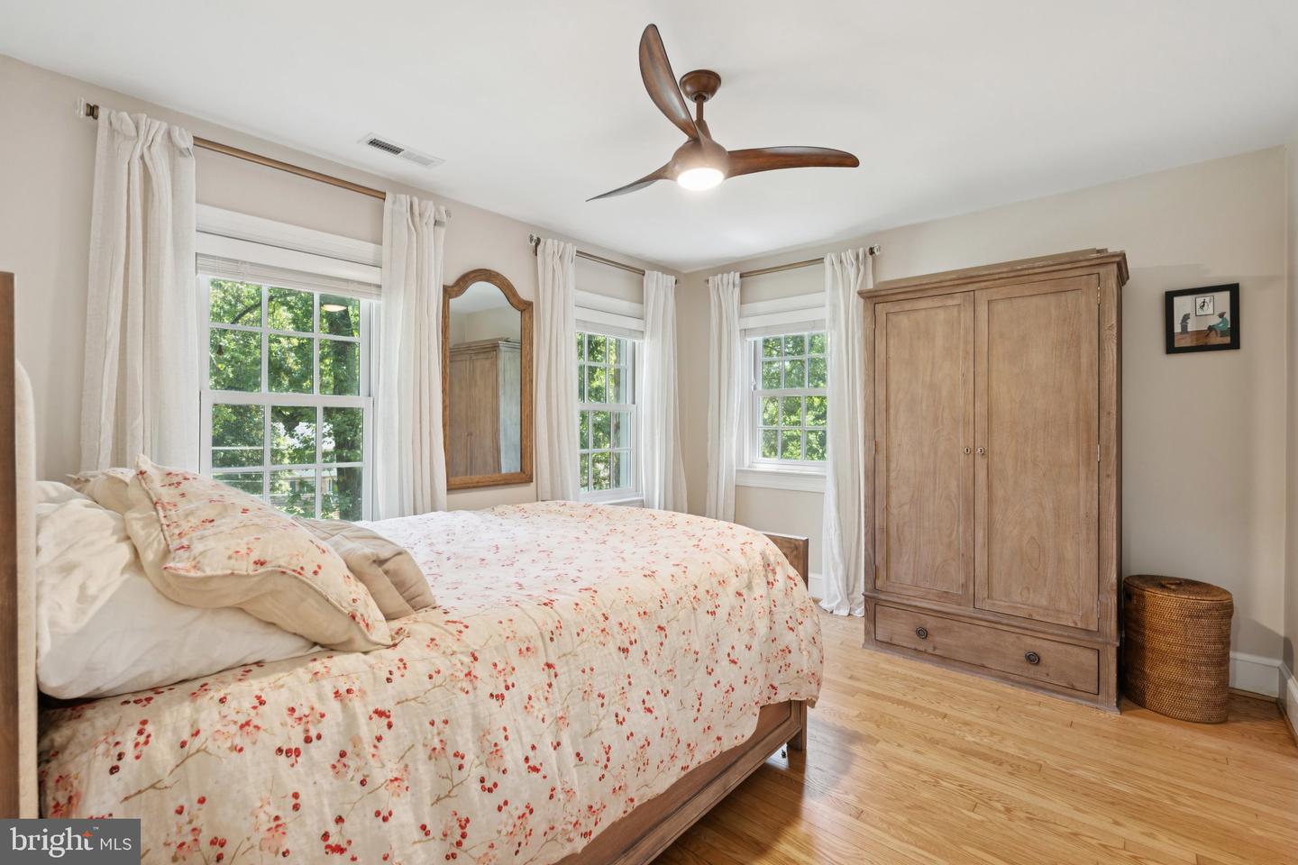 3666 MILITARY RD, ARLINGTON, Virginia 22207, 3 Bedrooms Bedrooms, ,2 BathroomsBathrooms,Residential,For sale,3666 MILITARY RD,VAAR2059480 MLS # VAAR2059480