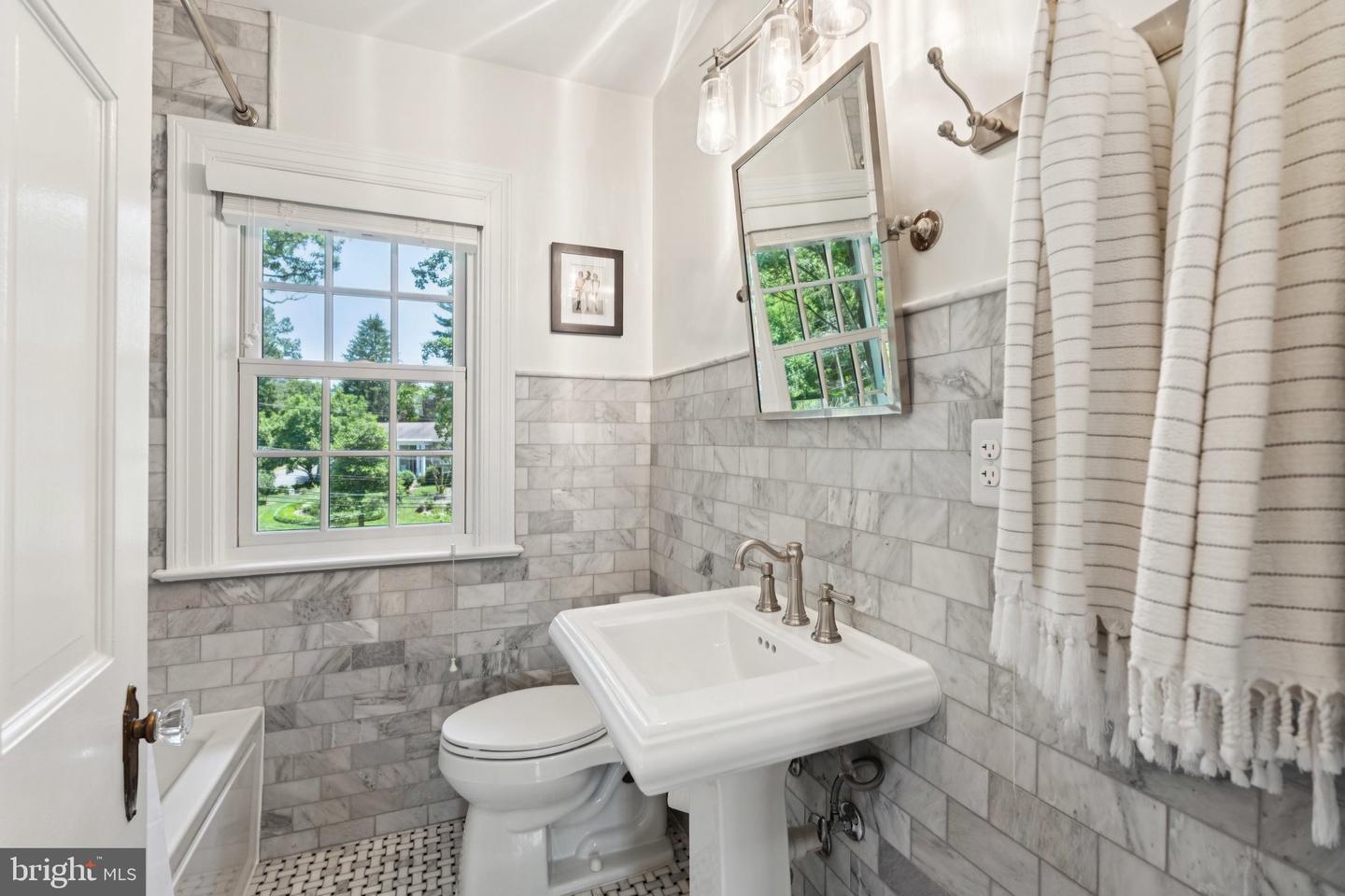 3666 MILITARY RD, ARLINGTON, Virginia 22207, 3 Bedrooms Bedrooms, ,2 BathroomsBathrooms,Residential,For sale,3666 MILITARY RD,VAAR2059480 MLS # VAAR2059480