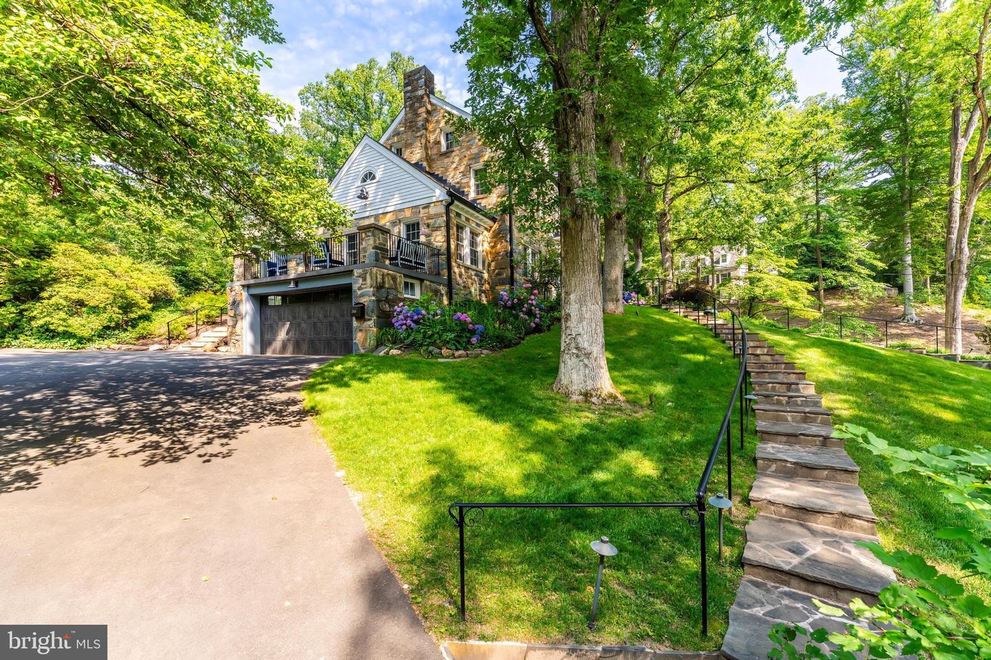 3666 MILITARY RD, ARLINGTON, Virginia 22207, 3 Bedrooms Bedrooms, ,2 BathroomsBathrooms,Residential,For sale,3666 MILITARY RD,VAAR2059480 MLS # VAAR2059480