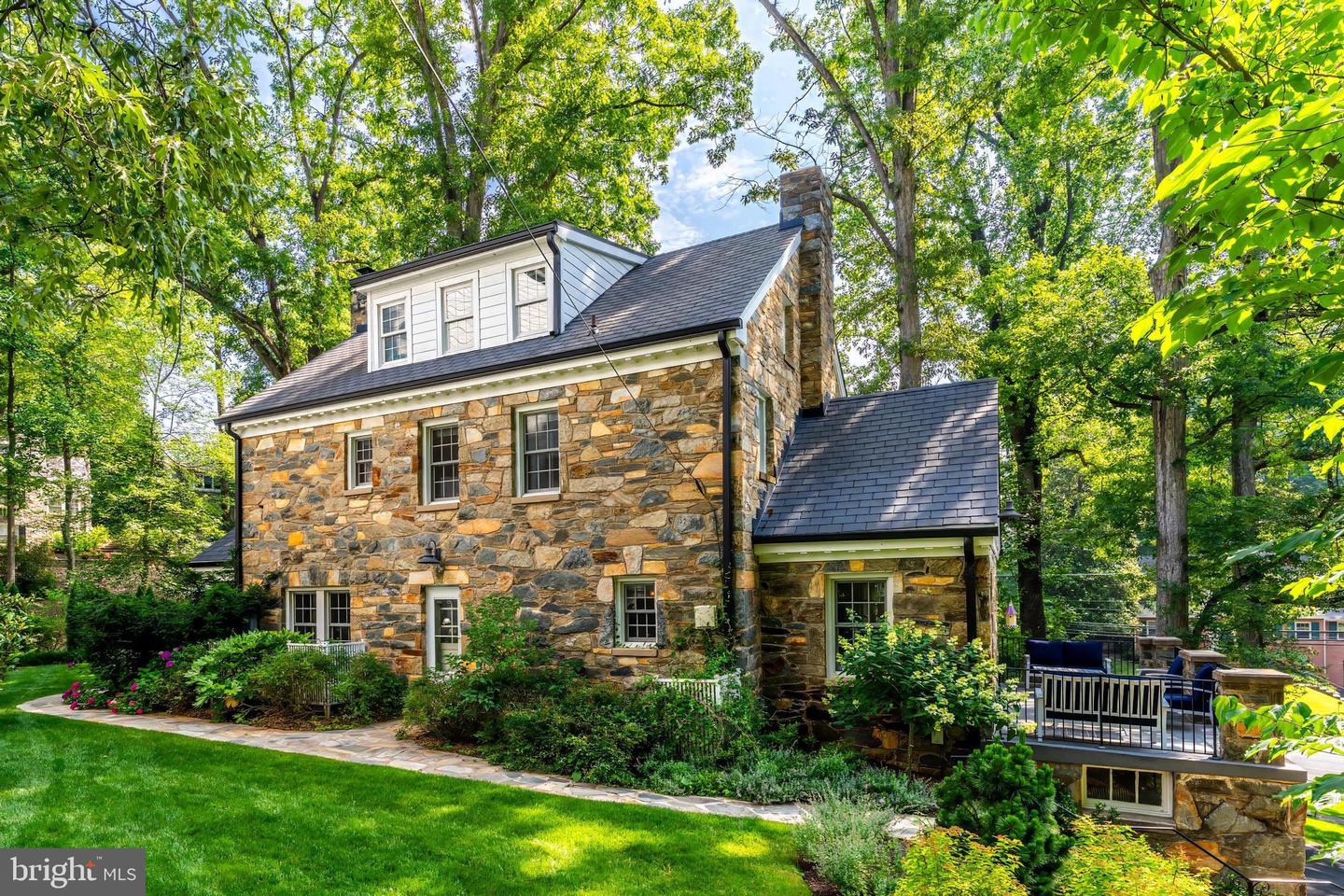 3666 MILITARY RD, ARLINGTON, Virginia 22207, 3 Bedrooms Bedrooms, ,2 BathroomsBathrooms,Residential,For sale,3666 MILITARY RD,VAAR2059480 MLS # VAAR2059480