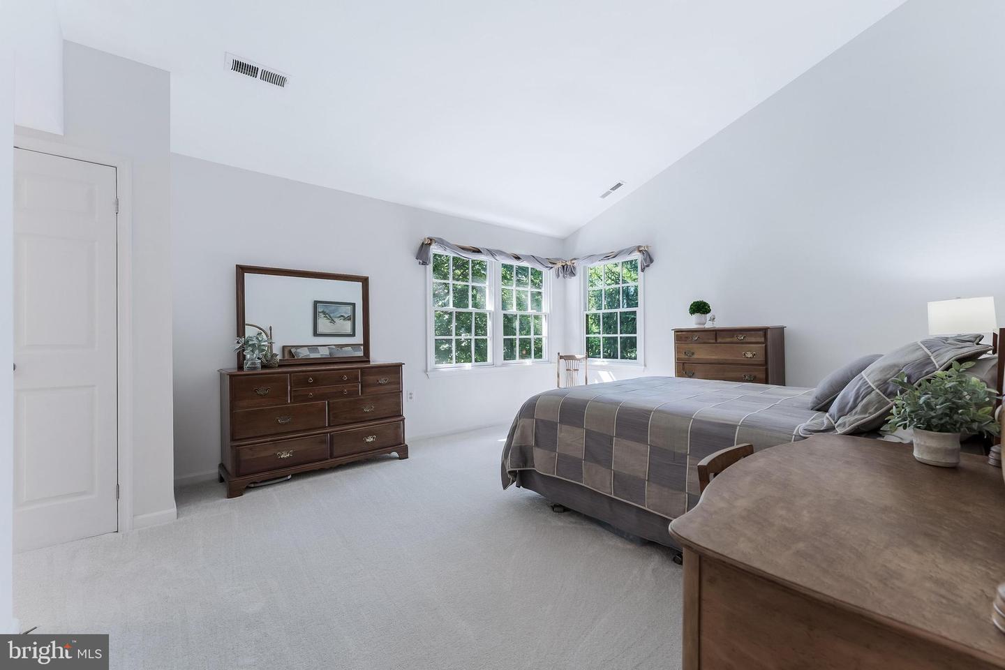 13145 LADYBANK LN, HERNDON, Virginia 20171, 4 Bedrooms Bedrooms, ,3 BathroomsBathrooms,Residential,For sale,13145 LADYBANK LN,VAFX2248910 MLS # VAFX2248910