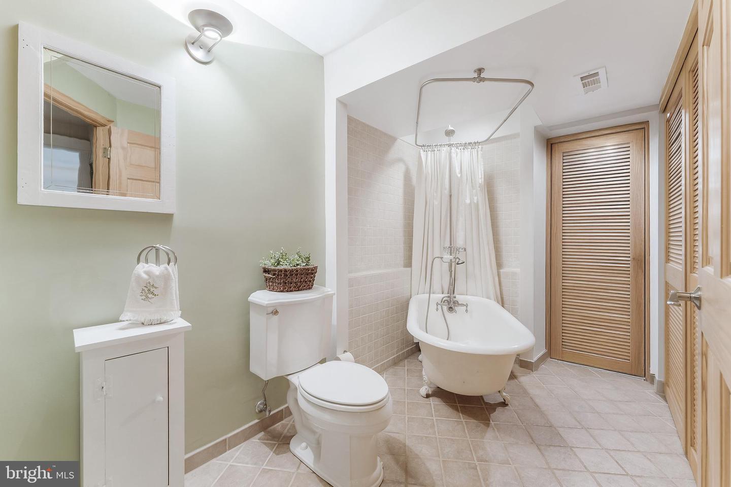 13145 LADYBANK LN, HERNDON, Virginia 20171, 4 Bedrooms Bedrooms, ,3 BathroomsBathrooms,Residential,For sale,13145 LADYBANK LN,VAFX2248910 MLS # VAFX2248910