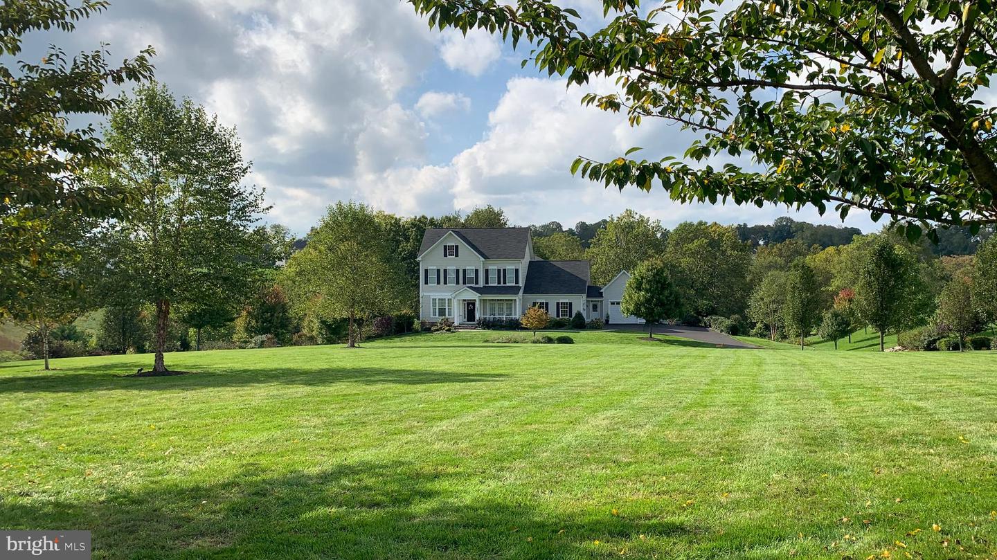 14231 COURTNEY MEADOW PL, LEESBURG, Virginia 20176, 5 Bedrooms Bedrooms, ,3 BathroomsBathrooms,Residential,For sale,14231 COURTNEY MEADOW PL,VALO2099962 MLS # VALO2099962