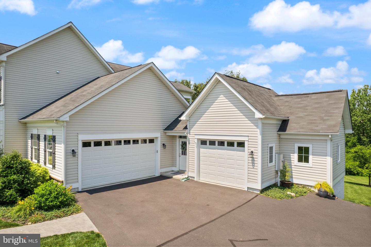 14231 COURTNEY MEADOW PL, LEESBURG, Virginia 20176, 5 Bedrooms Bedrooms, ,3 BathroomsBathrooms,Residential,For sale,14231 COURTNEY MEADOW PL,VALO2099962 MLS # VALO2099962