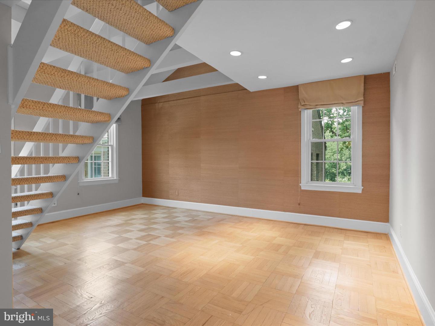 2721 ORDWAY ST NW #5, WASHINGTON, District Of Columbia 20008, 2 Bedrooms Bedrooms, ,1 BathroomBathrooms,Residential,For sale,2721 ORDWAY ST NW #5,DCDC2206510 MLS # DCDC2206510