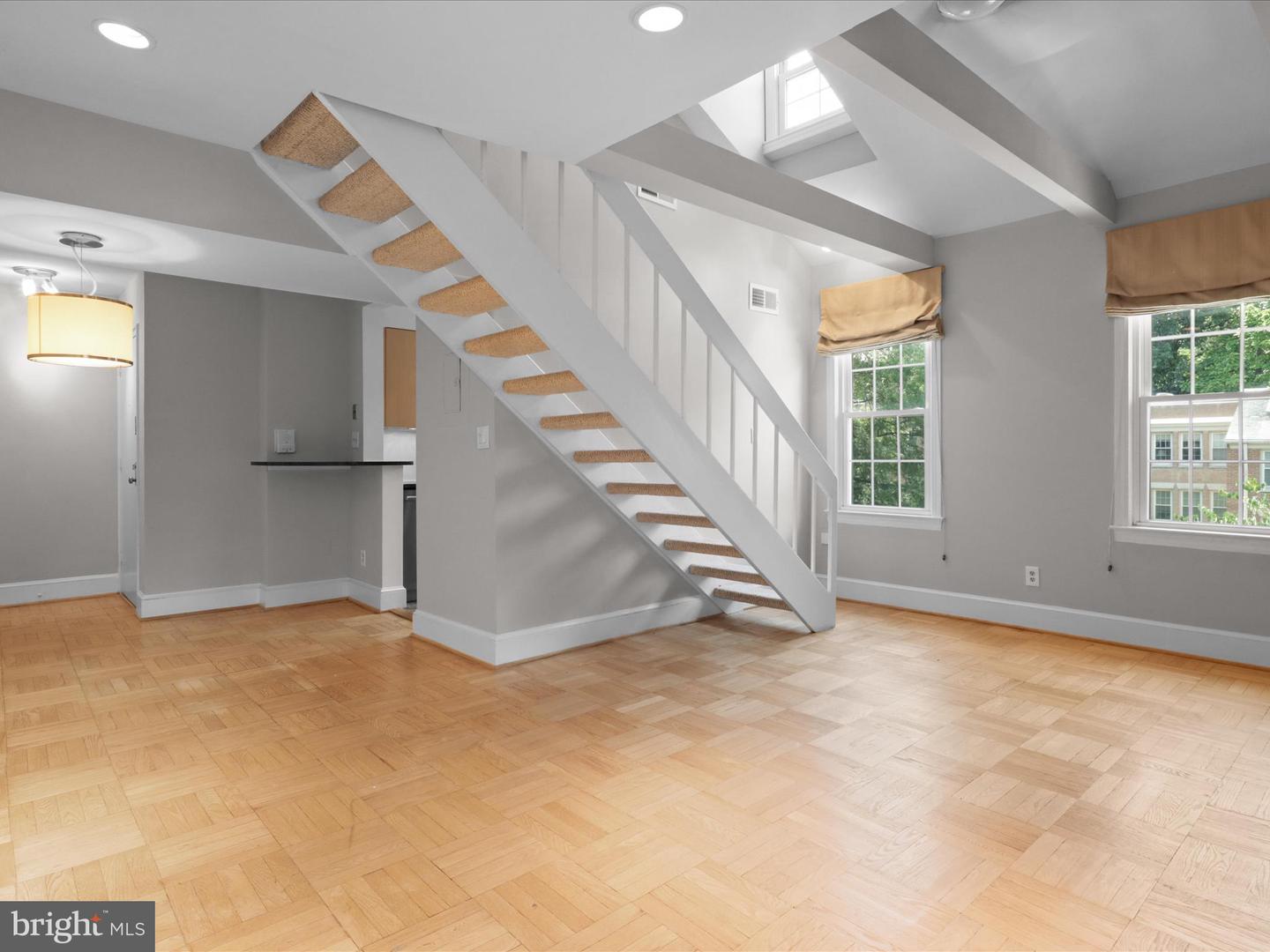 2721 ORDWAY ST NW #5, WASHINGTON, District Of Columbia 20008, 2 Bedrooms Bedrooms, ,1 BathroomBathrooms,Residential,For sale,2721 ORDWAY ST NW #5,DCDC2206510 MLS # DCDC2206510