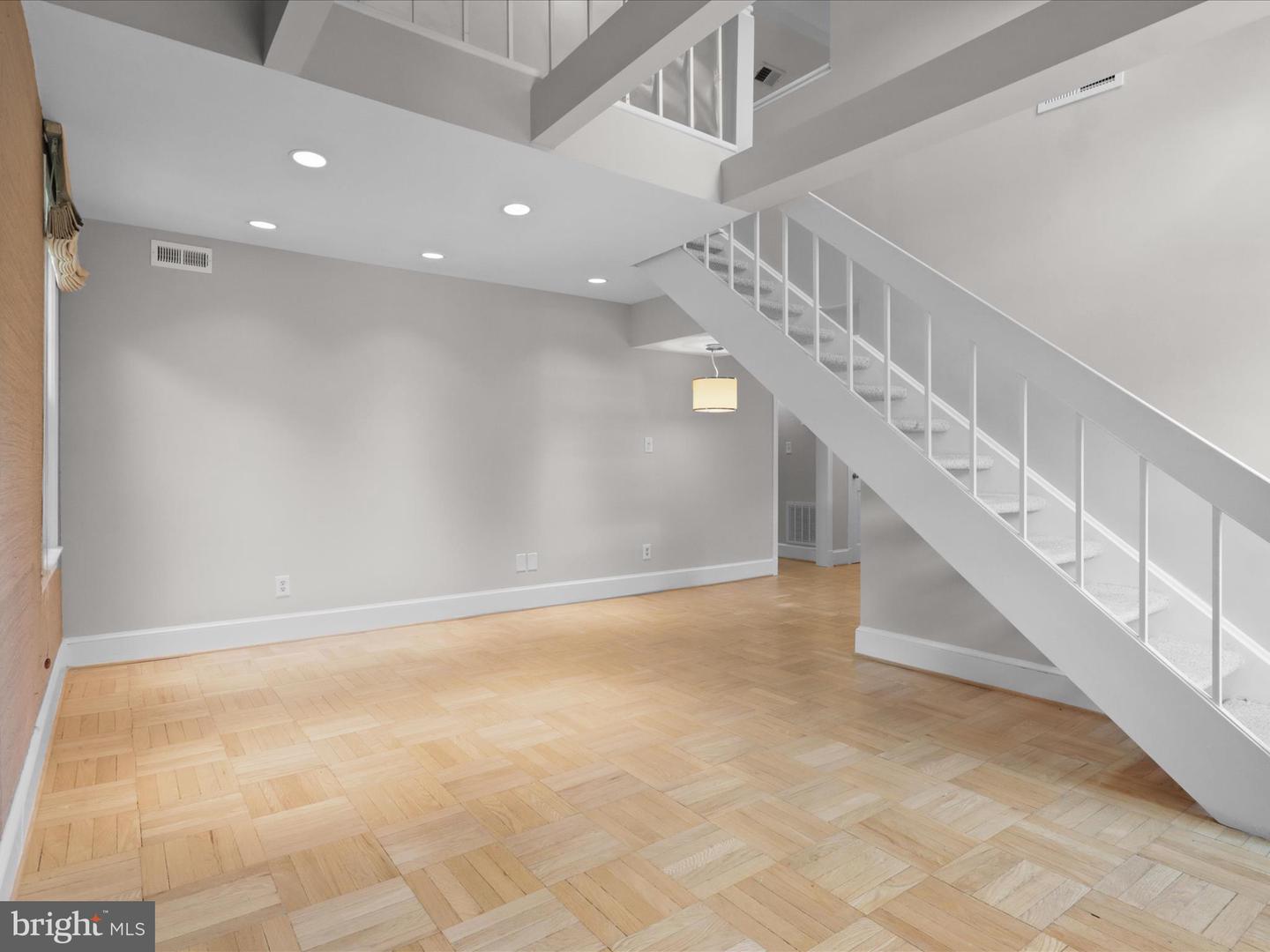 2721 ORDWAY ST NW #5, WASHINGTON, District Of Columbia 20008, 2 Bedrooms Bedrooms, ,1 BathroomBathrooms,Residential,For sale,2721 ORDWAY ST NW #5,DCDC2206510 MLS # DCDC2206510