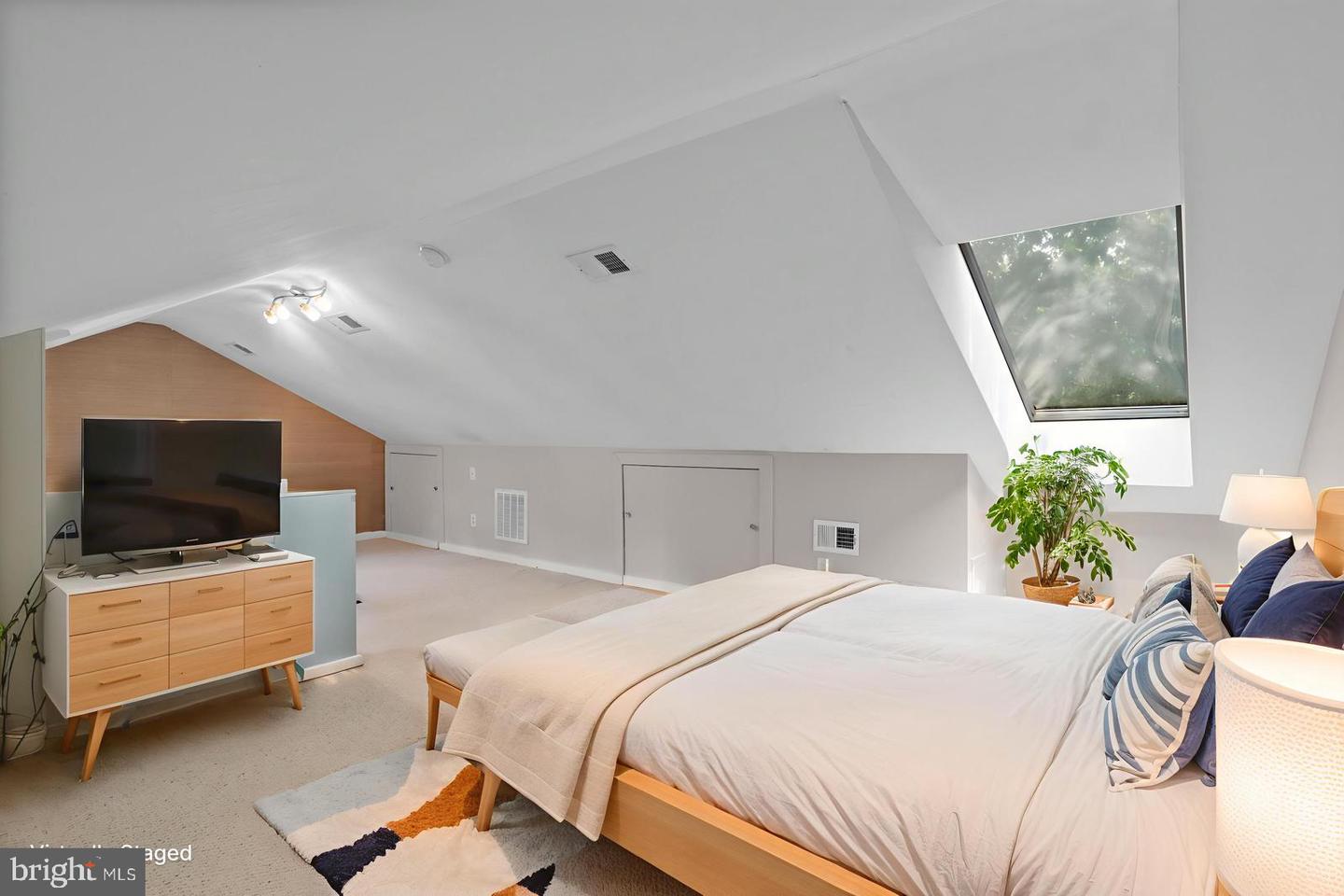 2721 ORDWAY ST NW #5, WASHINGTON, District Of Columbia 20008, 2 Bedrooms Bedrooms, ,1 BathroomBathrooms,Residential,For sale,2721 ORDWAY ST NW #5,DCDC2206510 MLS # DCDC2206510